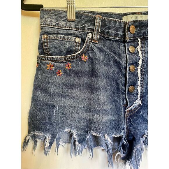 Free People Fields of Sun Boulder Beach Butterfly Frayed Denim Short 27 - Picture 9 of 16